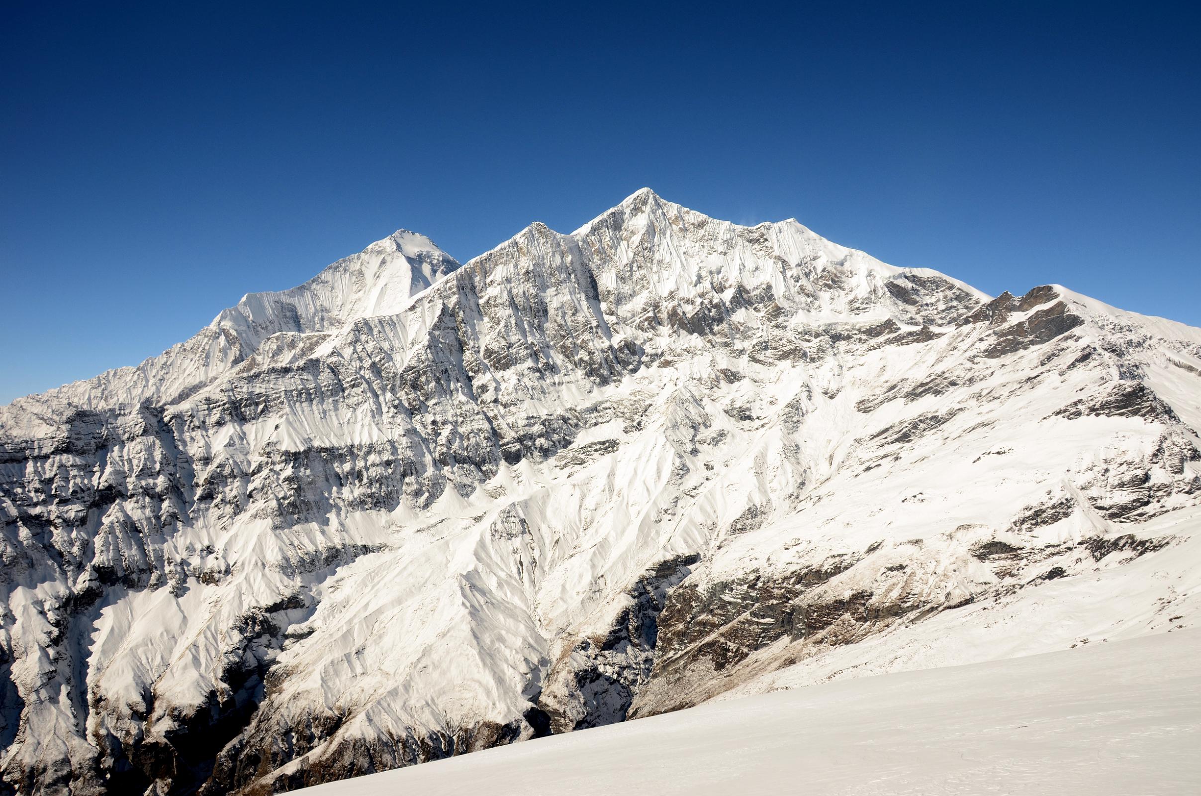 08 Dhaulagiri and Tukuche Peak From The Snowy Trail Between The Top Of The Ridge Above Yak Kharka And Kalopani Around Dhaulagiri 